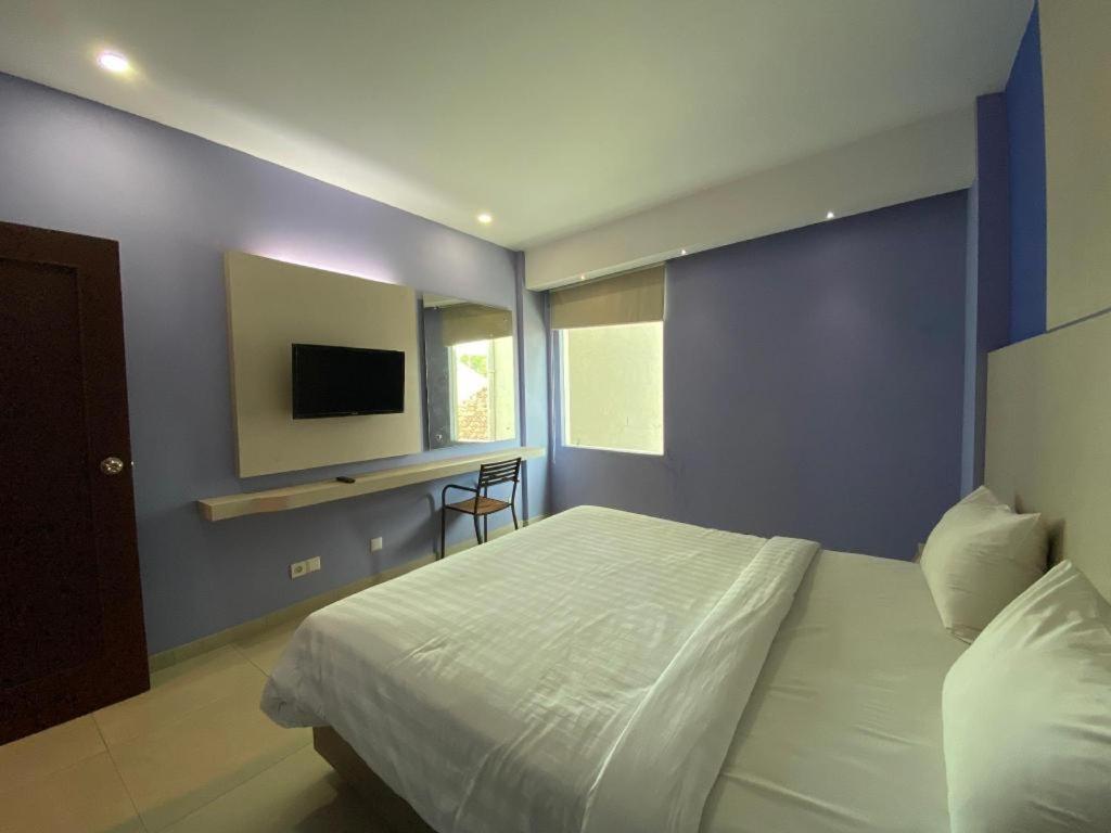 מדיון Kharisma Hotel מראה חיצוני תמונה