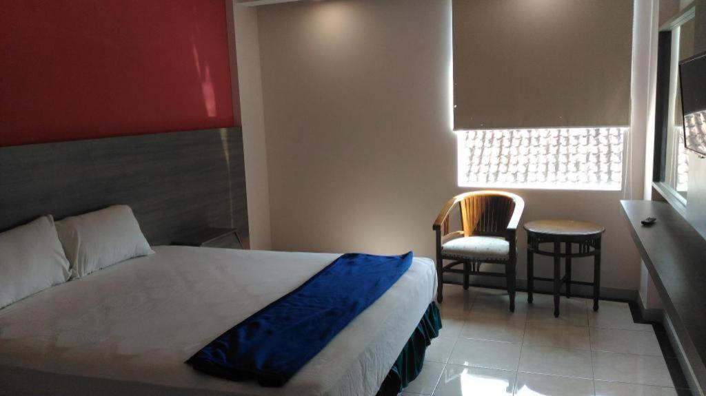 מדיון Kharisma Hotel מראה חיצוני תמונה