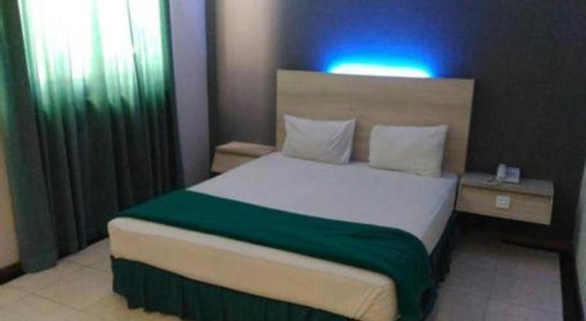 מדיון Kharisma Hotel מראה חיצוני תמונה