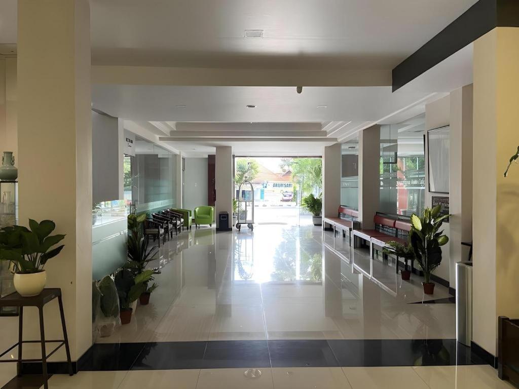 מדיון Kharisma Hotel מראה חיצוני תמונה
